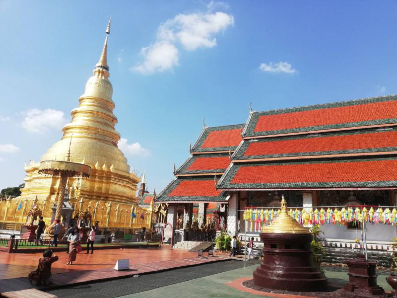 Lanna Kingdom Temple Tour and Buddhist Monastery : 2 Days Private Tour